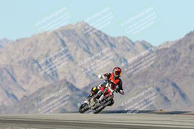 media/Dec-01-2025-Moto Forza (Mon) [[2daa91e15f]]/3-Beginner Group/Session 4 Turn 9/